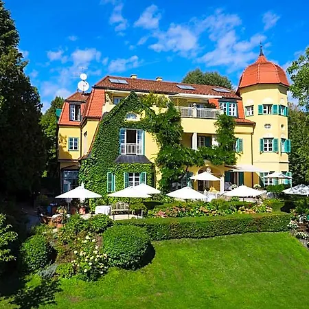 Seeschloessl Velden Hotel