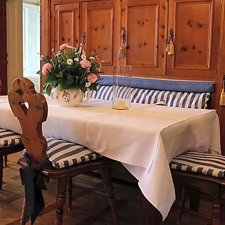 Hotel Seeschloessl Velden