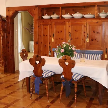 Seeschloessl Velden Otel Velden am Wörthersee